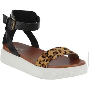 MIA ELLEN LEOPARD PRINT GENUINE CALF HAIR DETAIL PLATFORM SANDAL - SIZE 7